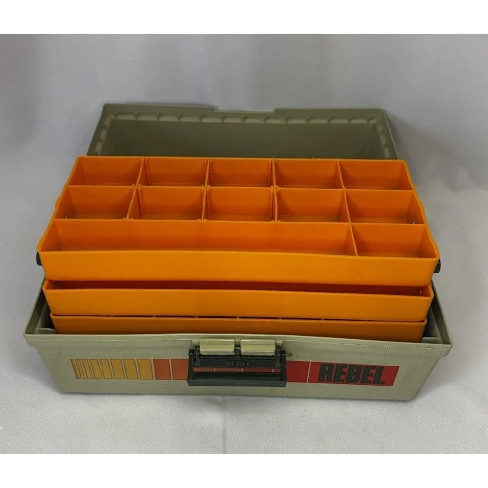 Rebel 600 Fishing Lure Tackle Box Hard Plastic 3 Tray Vintage with Handle